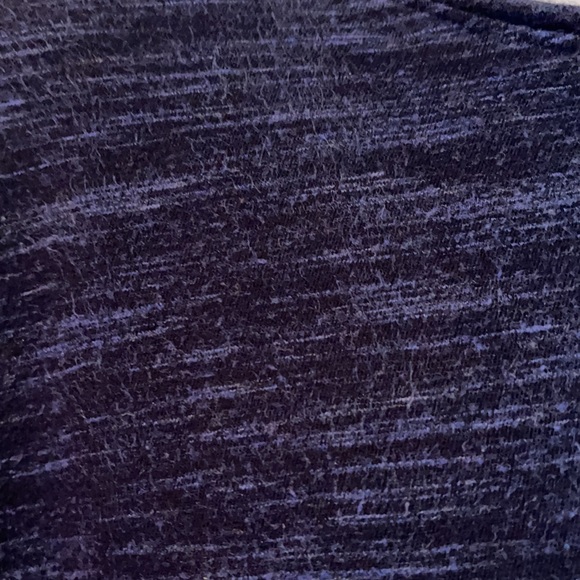 ATHLETA Top. Size Medium - Picture 5 of 7